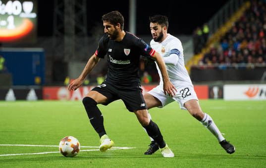 Athletic Bilbaos Eneko Boveda och Östersunds Brwa Nouri