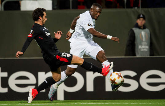 Athletic Bilbaos Inigo Lekue och Östersunds Salisu