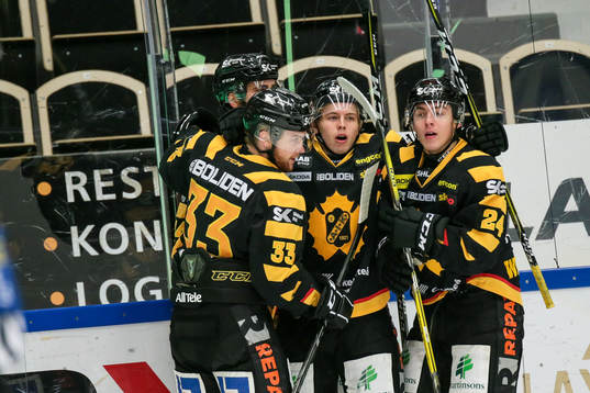 Skellefteås Tim Söderlund , Sebastian Ohlsson  och