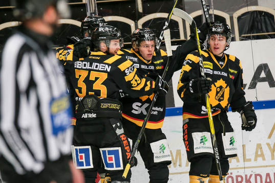 Skellefteås Tim Söderlund , Sebastian Ohlsson  och