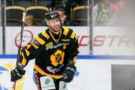 Skellefteås Bud Holloway jublar
