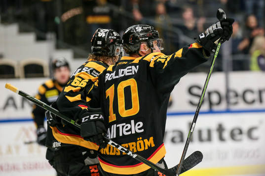 Skellefteås Joakim Lindström och Michael Kostka  jublar