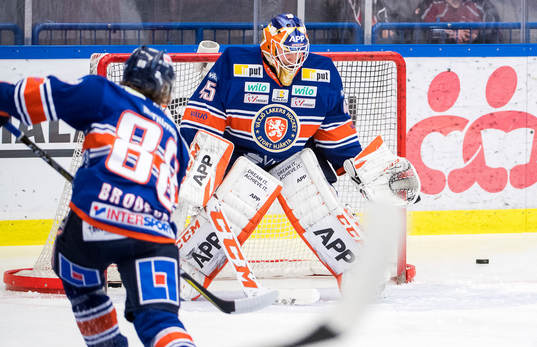Växjös Adam Brodecki och målvakt Viktor Andrén
