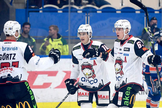Malmö Redhawks Fredrik Händemark jublar med lagkmarter