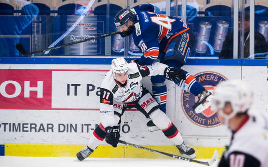 Växjös Daniel Rahimi och Malmö Redhawks Lukas Haudum