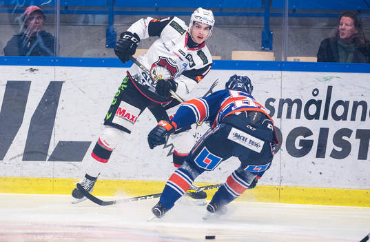 Växjös Arvid Lundberg och Malmö Redhawks Lukas Haudum