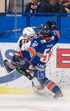 Växjös Arvid Lundberg och Malmö Redhawks Andy Miele