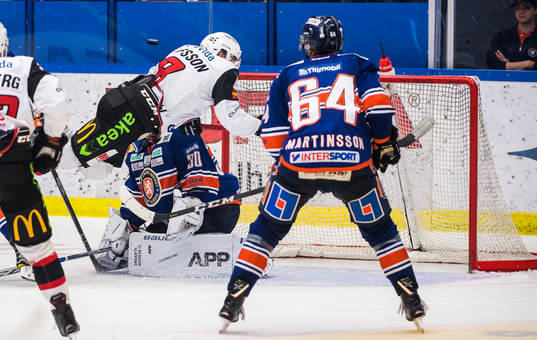 Malmö Redhawks Johan Olofsson gör 1-2 målet på Växjös