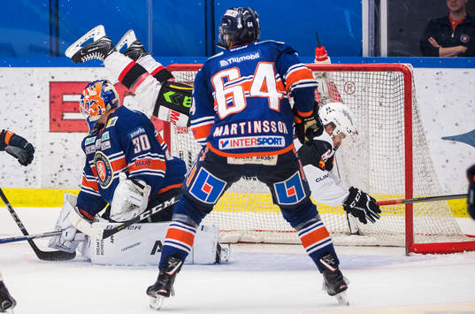 Malmö Redhawks Johan Olofsson gör 1-2 målet på Växjös