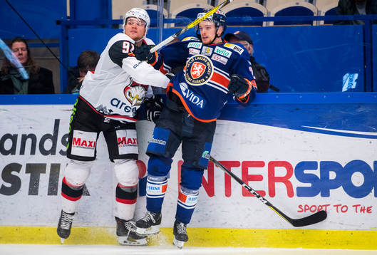 Växjös Brendan Shinnimin och Malmö Redhawks Max Görtz