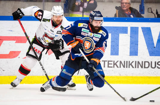 Växjös Linus Fröberg och Malmö Redhawks Nichlas Hardt