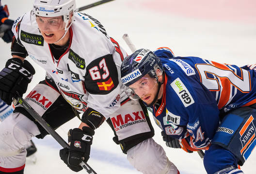 Växjös Brendan Shinnimin och Malmö Redhawks Fredrik