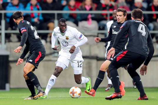 Östersunds Ken Sema och Athletic Bilbaos Mikel Balenziaga