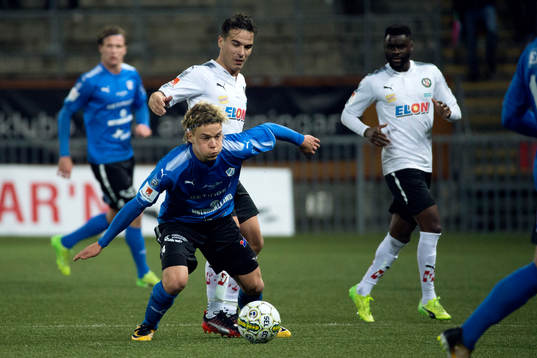 Halmstads Höskuldur Gunnlaugsson och Örebros Nordin Gerzic