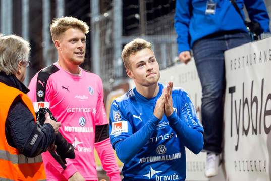 Halmstads målvakt Malkolm Nilsson och Gabriel Gudmundsson
