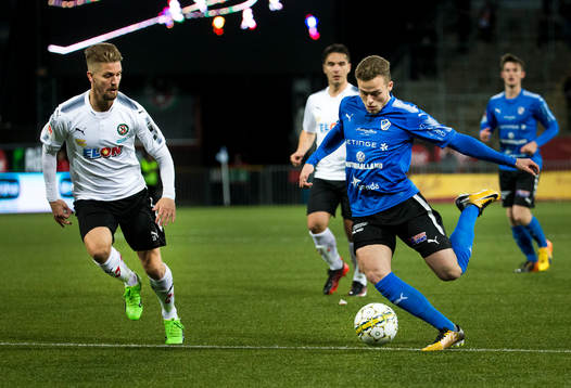 Halmstads Gabriel Gudmundsson gör 0-1