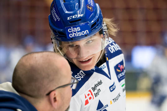 Leksands Anton Karlsson  på värmningen innan