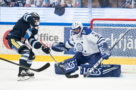 chans för Karlskogas Gustaf Thorell framför Leksands