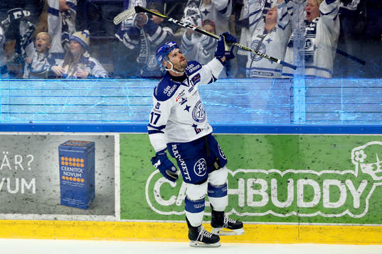 Leksands Jesper Ollas jublar
