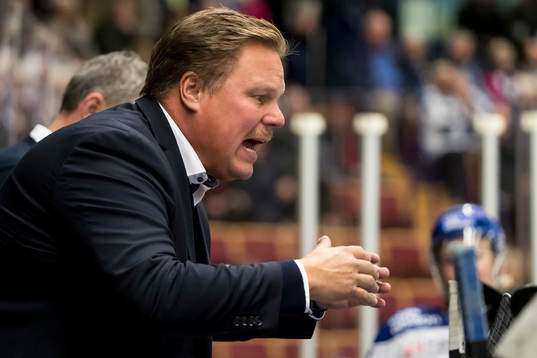 Leksands tränare Leif Carlsson  i ishockeymatchen i