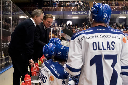 Leksands tränare Leif Carlsson  i ishockeymatchen i