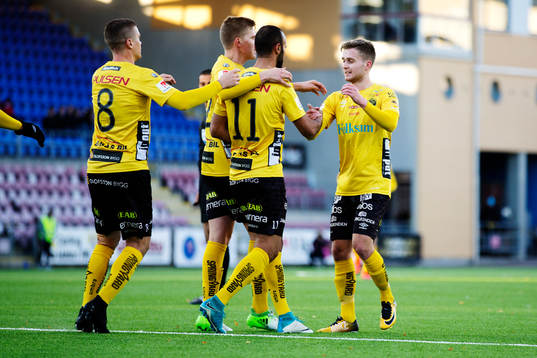 Elfsborgs Issam Jebali jublar med lagkamrater