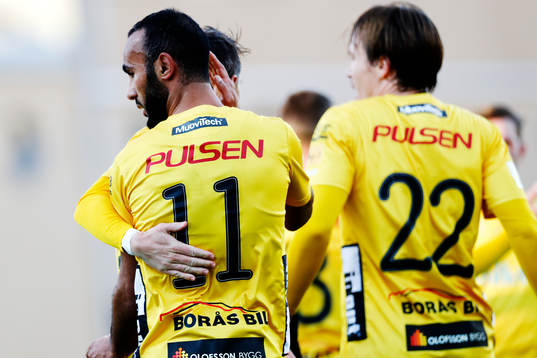 Elfsborgs Issam Jebali jublar med lagkamrater