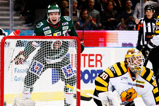 Frölundas John Nyberg jublar
