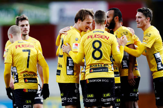 Elfsborgs Viktor Prodell jublar med lagkamrater