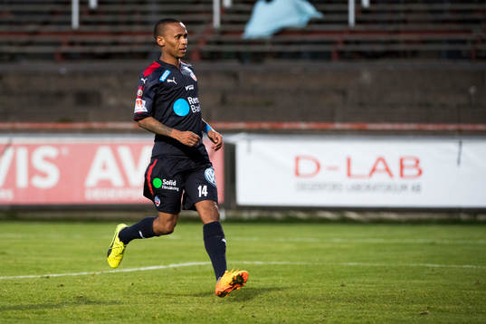 Helsingborgs Bradley Surprise Ralani jublar