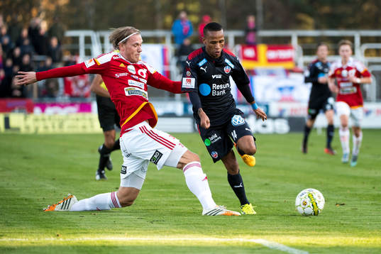 Degerfors Hampus Zackrisson och Helsingborgs Bradley
