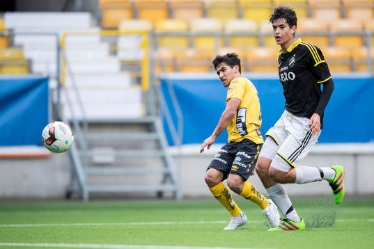 Elfsborgs Eduart Iljazi och AIK’s Mark Gorgos