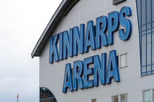 Exteriör vy av Kinnarps arena före ishockeymatchen i SHL