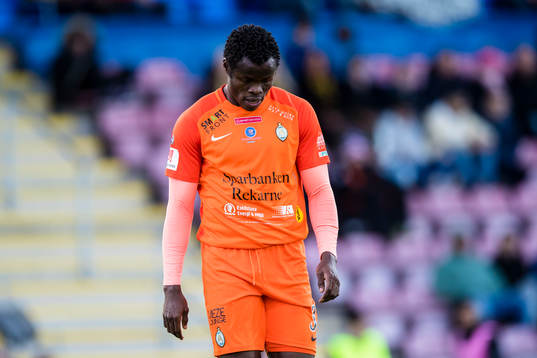 AFC Eskilstunas Taye Taiwo deppar