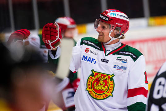 Moras Kristian Jakobsson jublar
