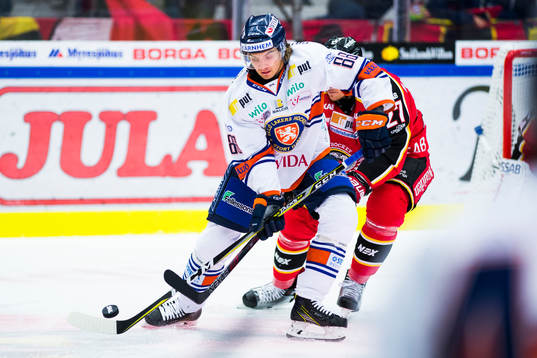Växjös Adam Brodecki och Luleås Brendan Mikkelson
