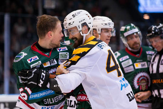 Frölundas Mats Rosseli Olsen och Skellefteås Morgan Ellis