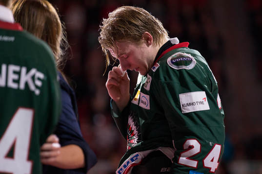 Frölundas Lias Andersson gråter