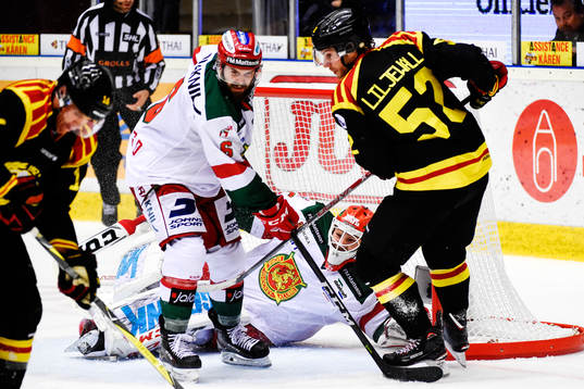 Brynäs Christopher Liljewall och Moras Steven Seigo samt