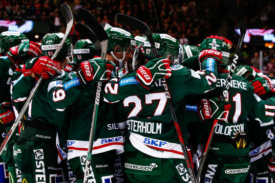 Frölundas Victor Olofsson jublar med lagkamrater