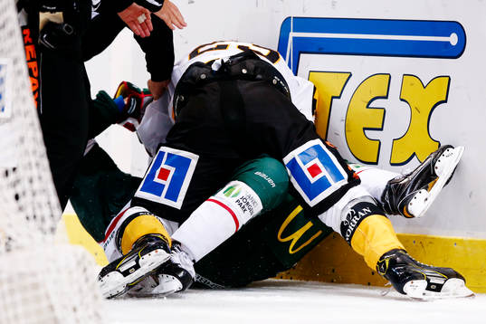 Frölundas Christoffer Ehn och Skellefteås Mark Katic
