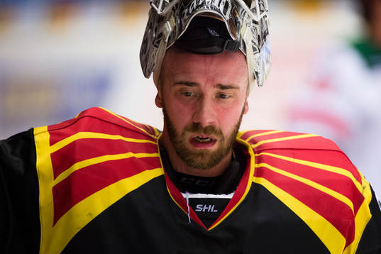 Brynäs målvakt David Rautio deppar