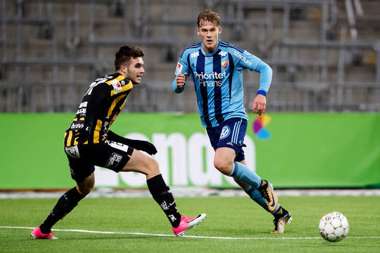 Häckens Egzon Binaku och Djurgårdens Felix Beijmo