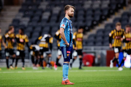 Djurgårdens Jacob Une Larsson deppar