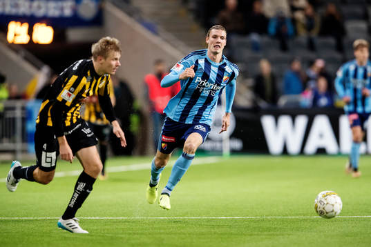 Häckens Juhani Ojala och Djurgårdens Julian Kristofferssen