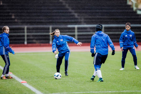 Rysslands spelare värmer upp