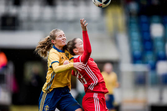 Sveriges Wilma Ljung Klingwall och Rysslands Tatiana Petrova