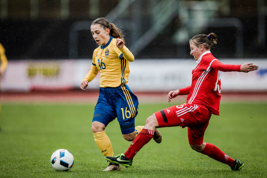 Sveriges Tilde Lindwall före Rysslands Anna Zhigulina