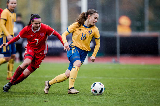 Sveriges Tilde Lindwall och Rysslands Alsu Abdullina
