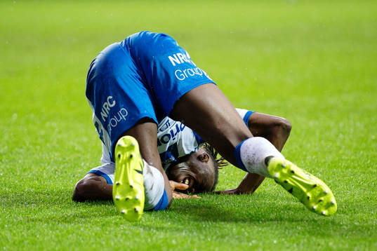 IFK Göteborgs Sam Adekugbe ligger ner